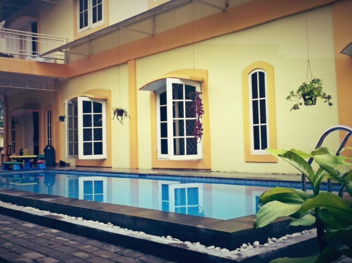 อาริมบี จิบุหลัน สวีท Hotel ซิซารัว ภายนอก รูปภาพ